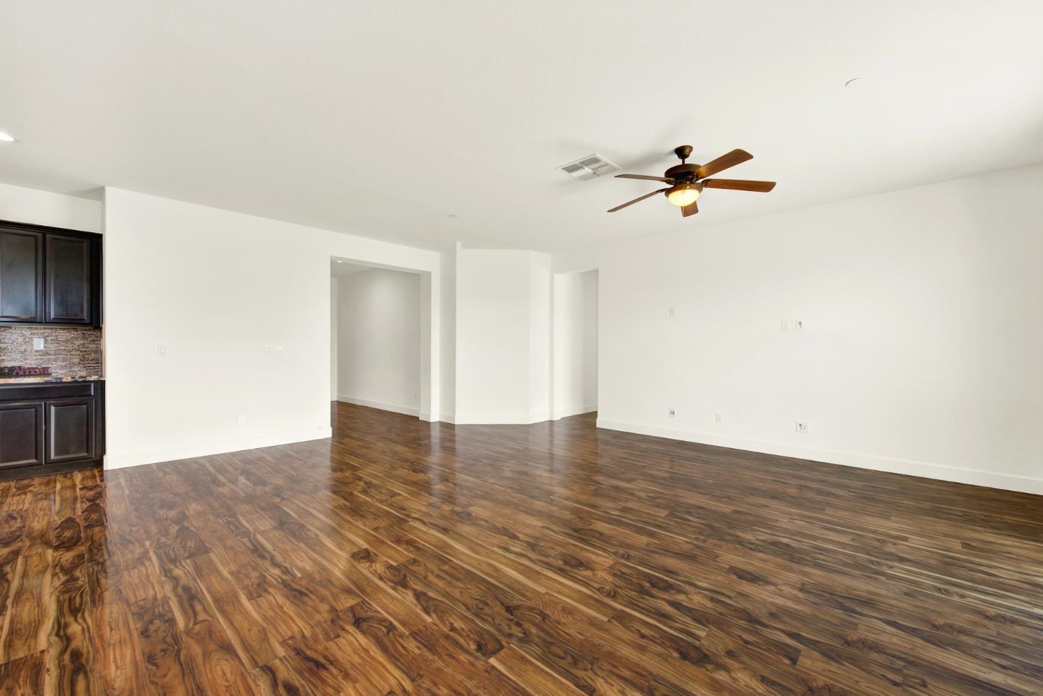 Detail Gallery Image 35 of 72 For 2200 Russell Cir, Woodland,  CA 95776 - 3 Beds | 2/1 Baths