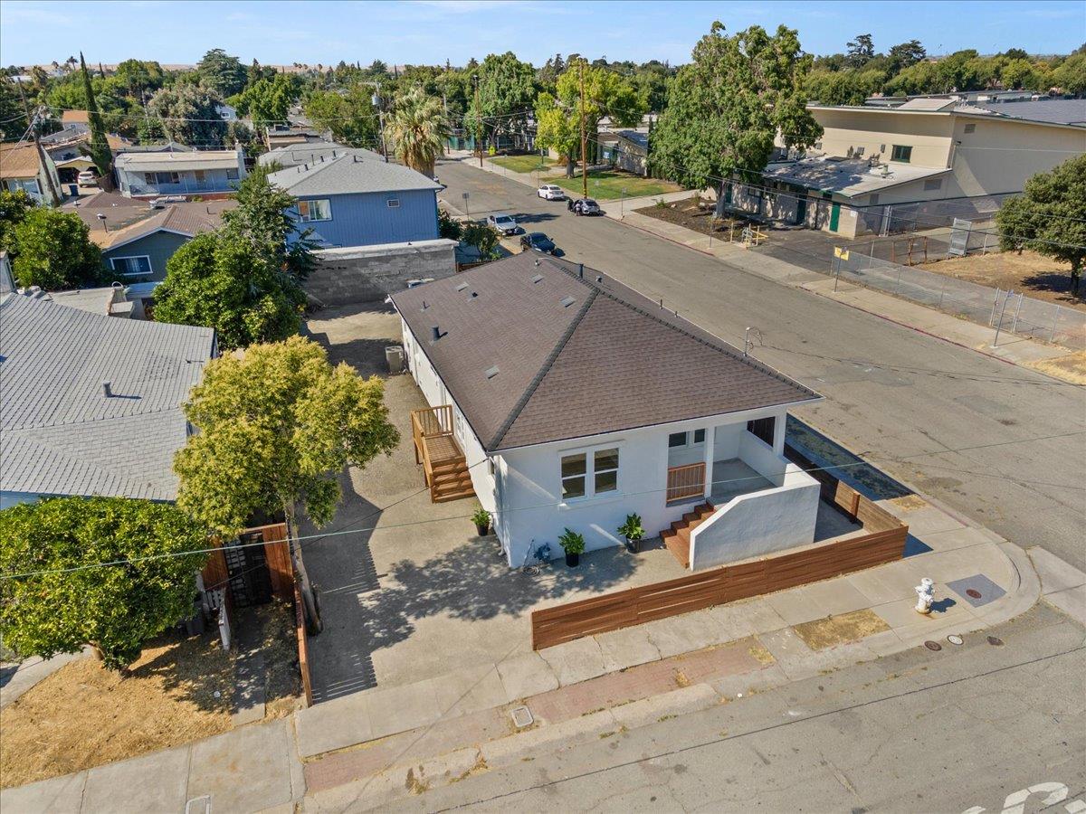 Detail Gallery Image 3 of 68 For 500 W 16th St, Antioch,  CA 94509 - 3 Beds | 2 Baths