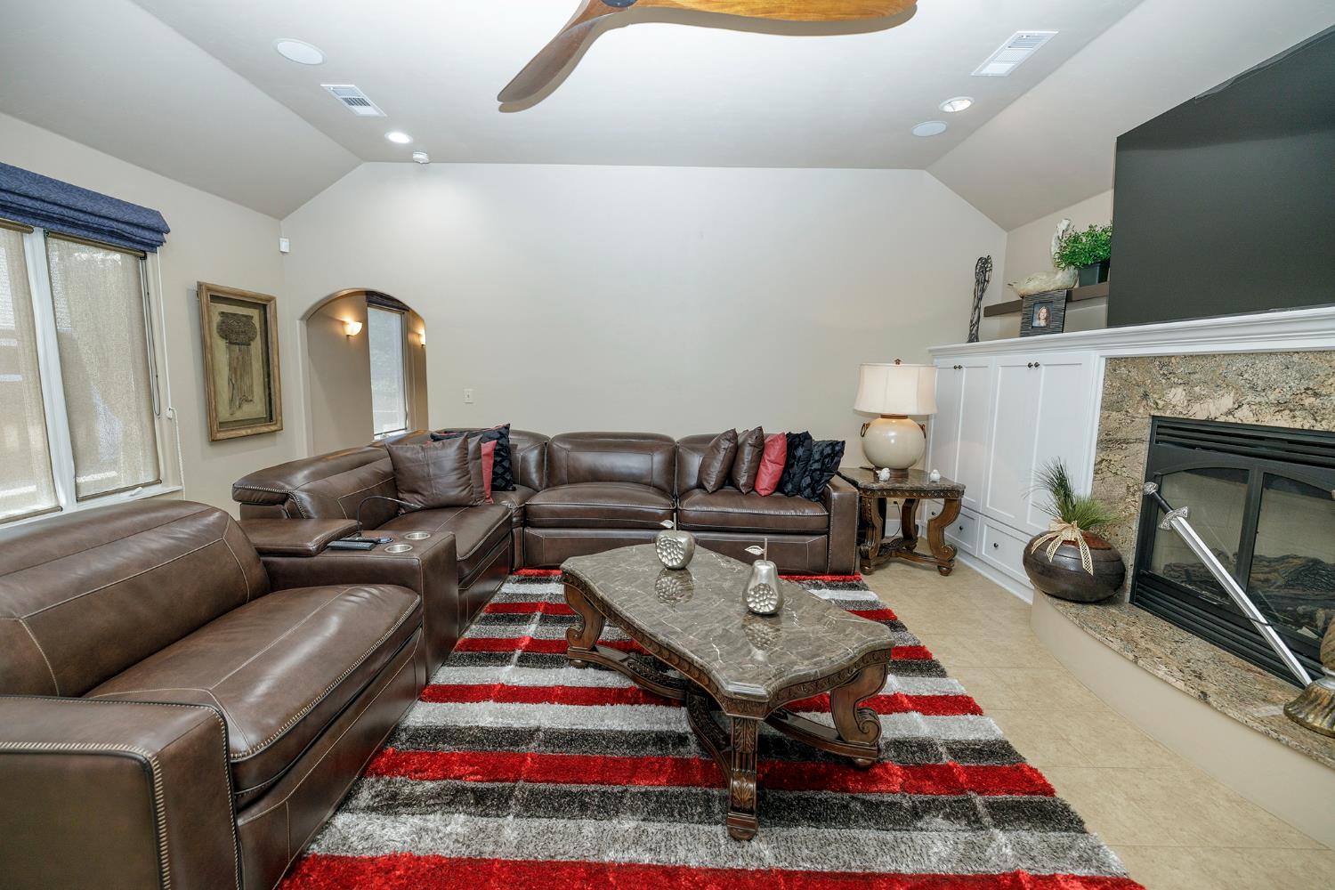 Detail Gallery Image 21 of 56 For 1009 Sycamore Ave, Modesto,  CA 95350 - 3 Beds | 2/1 Baths