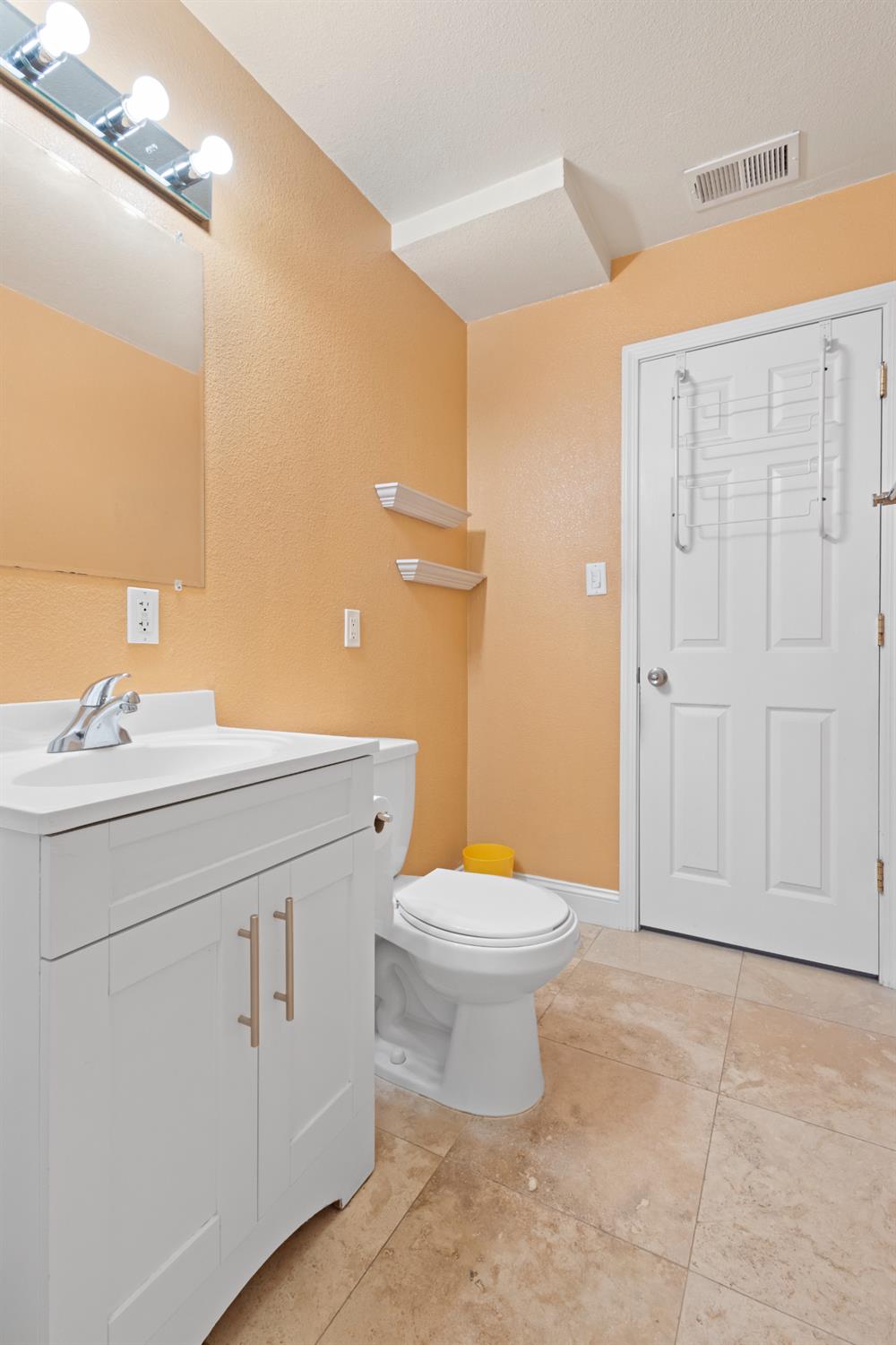 Detail Gallery Image 24 of 64 For 6732 Bismarck Dr, North Highlands,  CA 95660 - 5 Beds | 2/1 Baths