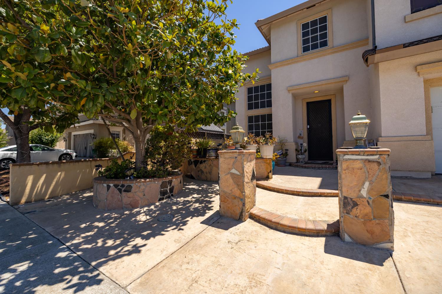 Detail Gallery Image 7 of 65 For 1880 Persimmon Way, Tracy,  CA 95376 - 5 Beds | 3 Baths