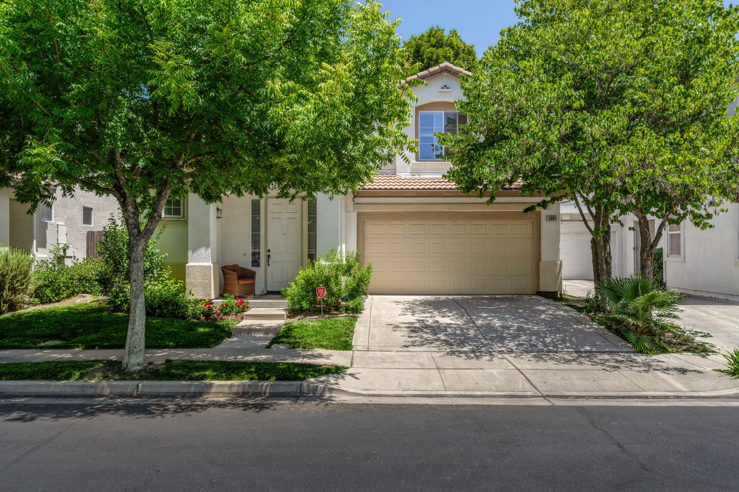 Detail Gallery Image 2 of 18 For 1086 Azalea Ln, Concord,  CA 94520 - 4 Beds | 2/1 Baths