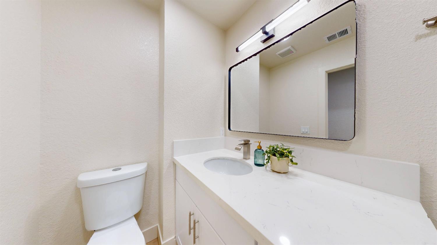 Detail Gallery Image 15 of 21 For 5212 Stillwater Dr, Salida,  CA 95368 - 3 Beds | 2 Baths
