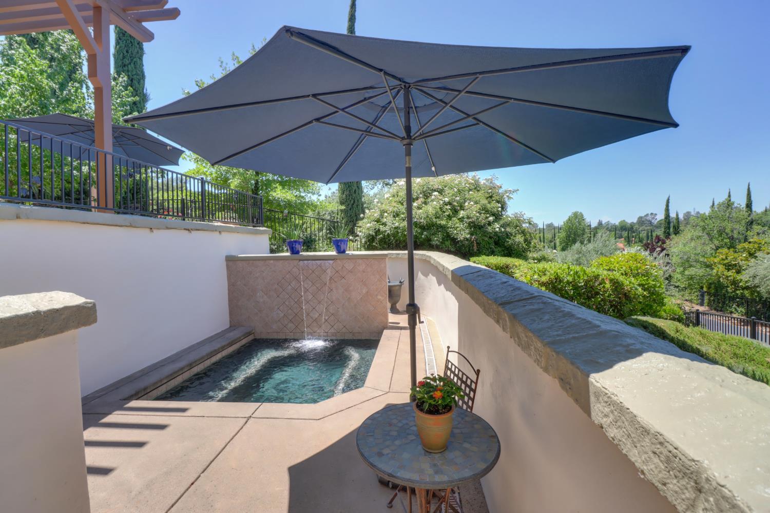 Detail Gallery Image 3 of 59 For 9661 Clos Du Lac Cir, Loomis,  CA 95650 - 4 Beds | 4/1 Baths