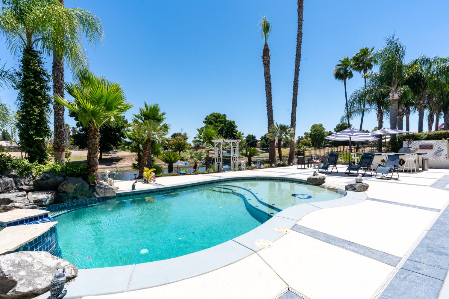 Detail Gallery Image 19 of 96 For 6663 Desert Springs St, Chowchilla,  CA 93610 - 5 Beds | 4 Baths