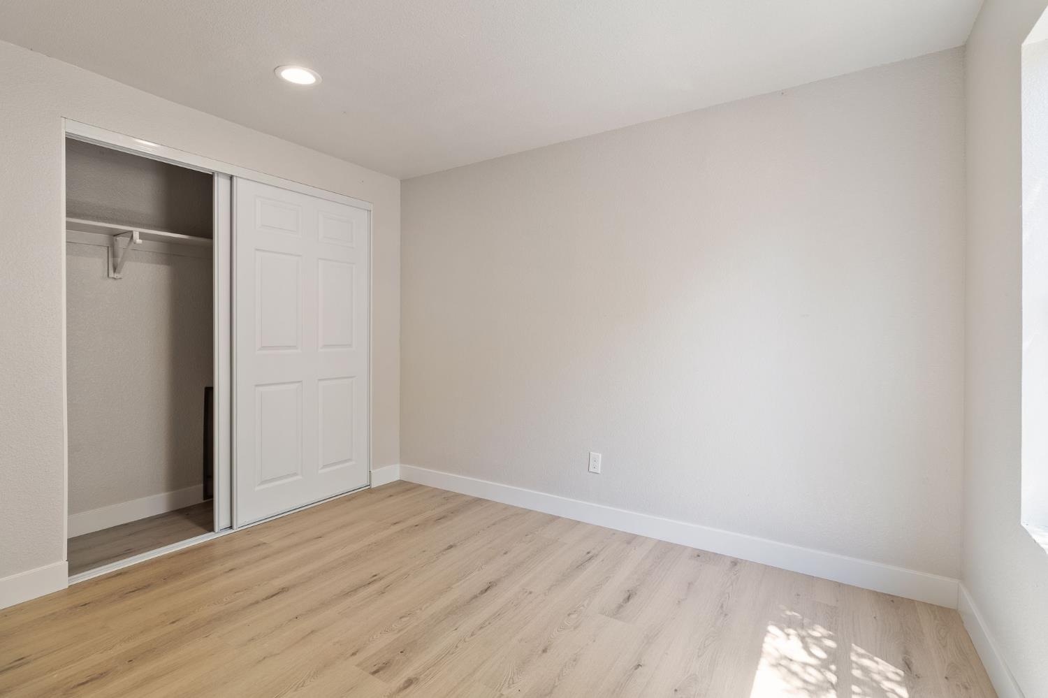 Detail Gallery Image 3 of 15 For 828 Olivina Ave 11, Livermore,  CA 94551 - 2 Beds | 1/1 Baths