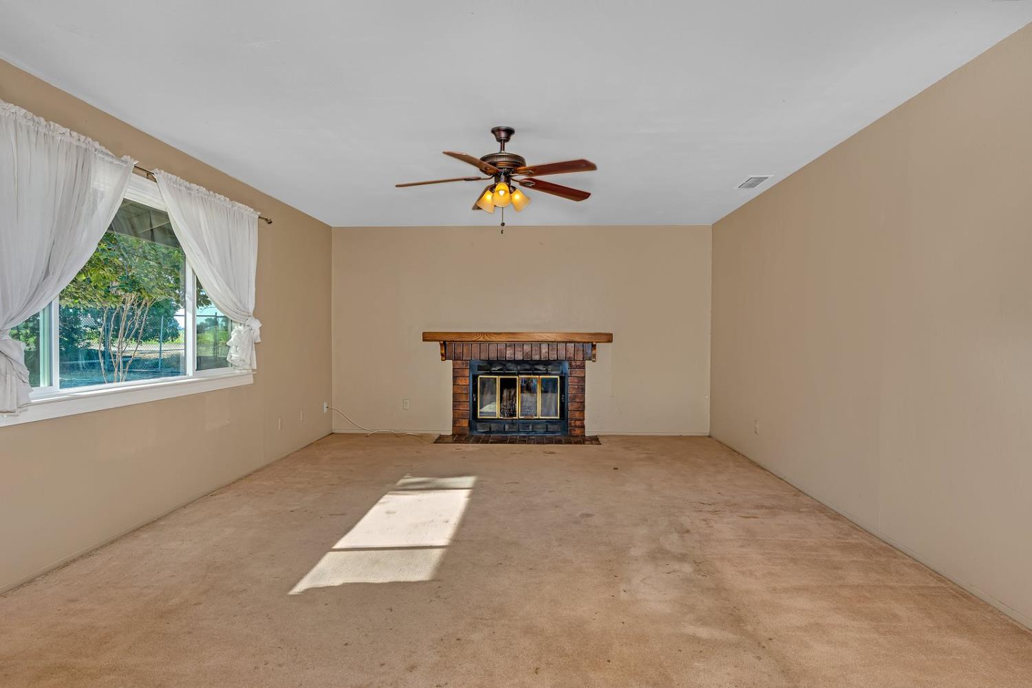 Detail Gallery Image 12 of 65 For 45660 Shain Ave, Dos Palos,  CA 93620 - 2 Beds | 2 Baths