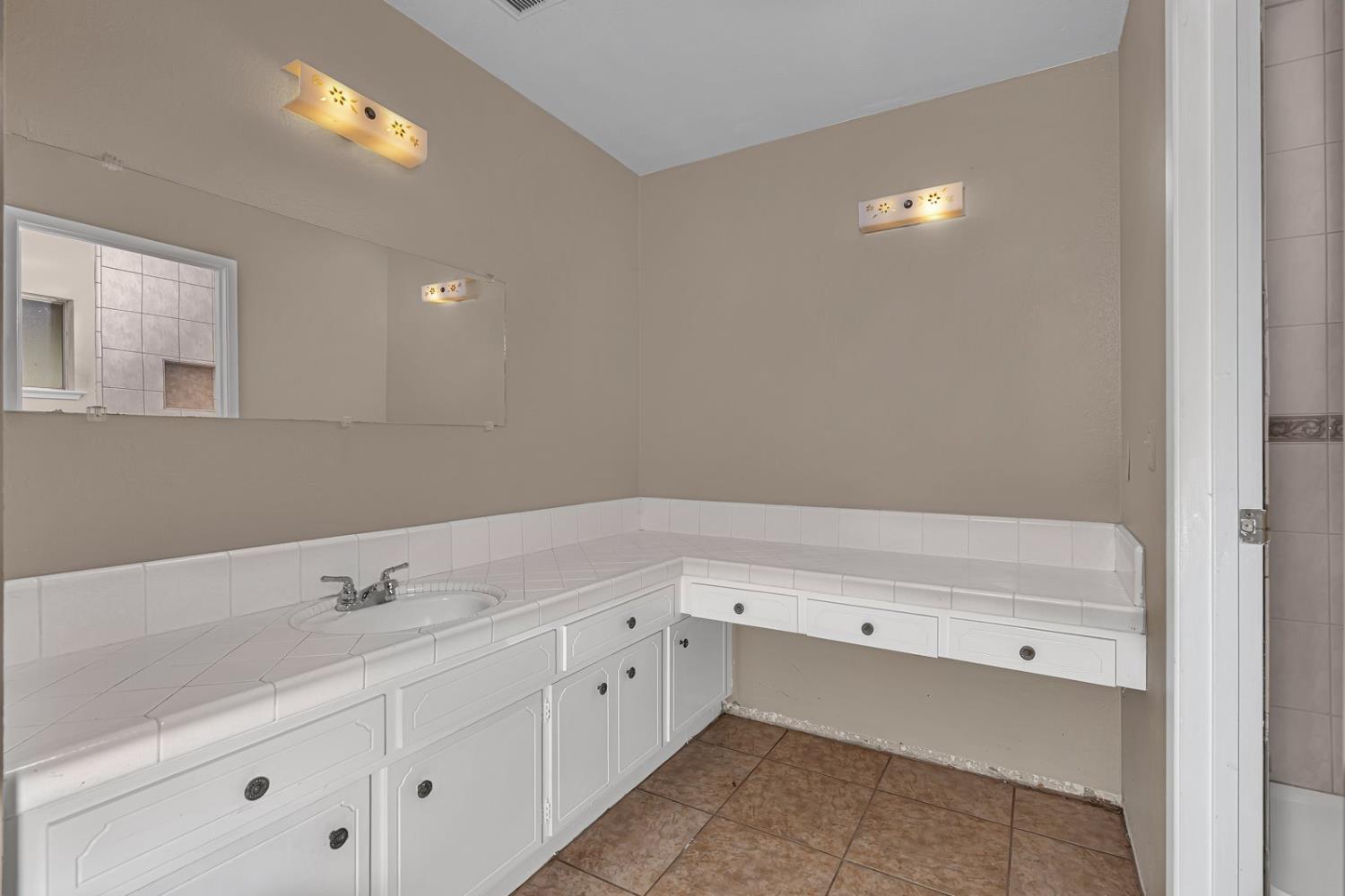 Detail Gallery Image 34 of 65 For 45660 Shain Ave, Dos Palos,  CA 93620 - 2 Beds | 2 Baths