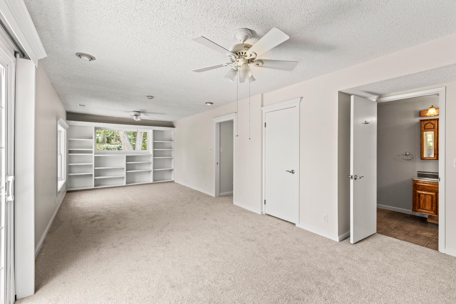 Detail Gallery Image 14 of 27 For 10137 La Gloria Way, Rancho Cordova,  CA 95670 - 3 Beds | 2 Baths