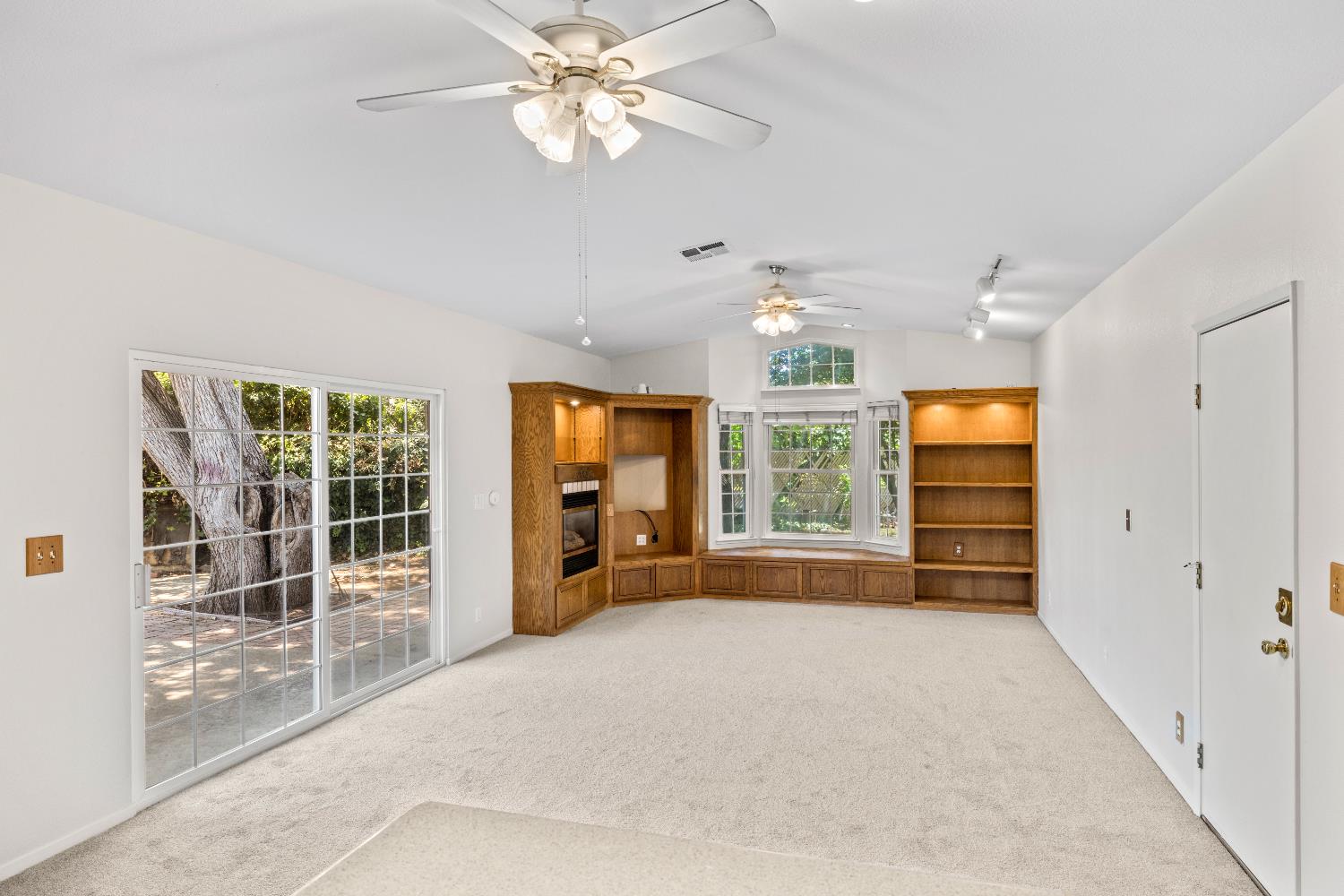 Detail Gallery Image 5 of 27 For 10137 La Gloria Way, Rancho Cordova,  CA 95670 - 3 Beds | 2 Baths