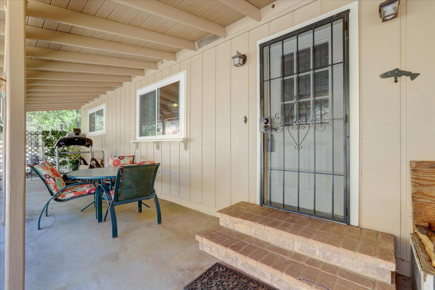 Detail Gallery Image 3 of 53 For 19119 John Born Rd, Penn Valley,  CA 95946 - 3 Beds | 2 Baths