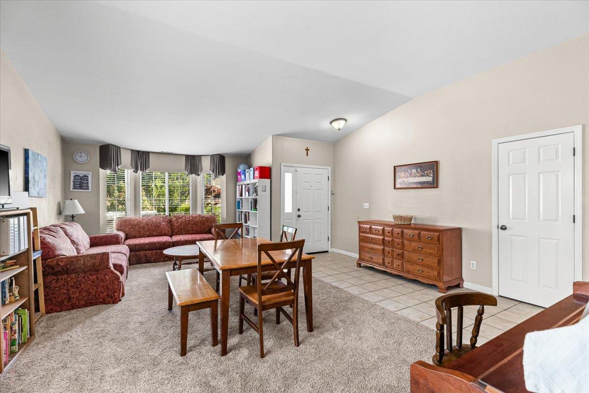 Detail Gallery Image 8 of 34 For 2812 Wind River Ct, Modesto,  CA 95356 - 4 Beds | 2 Baths