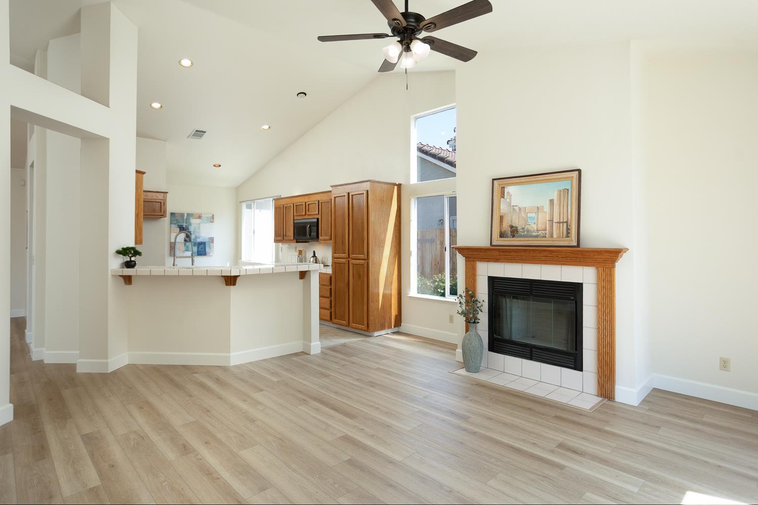 Detail Gallery Image 10 of 35 For 1738 Meadowlark Way, Yuba City,  CA 95993 - 4 Beds | 2 Baths