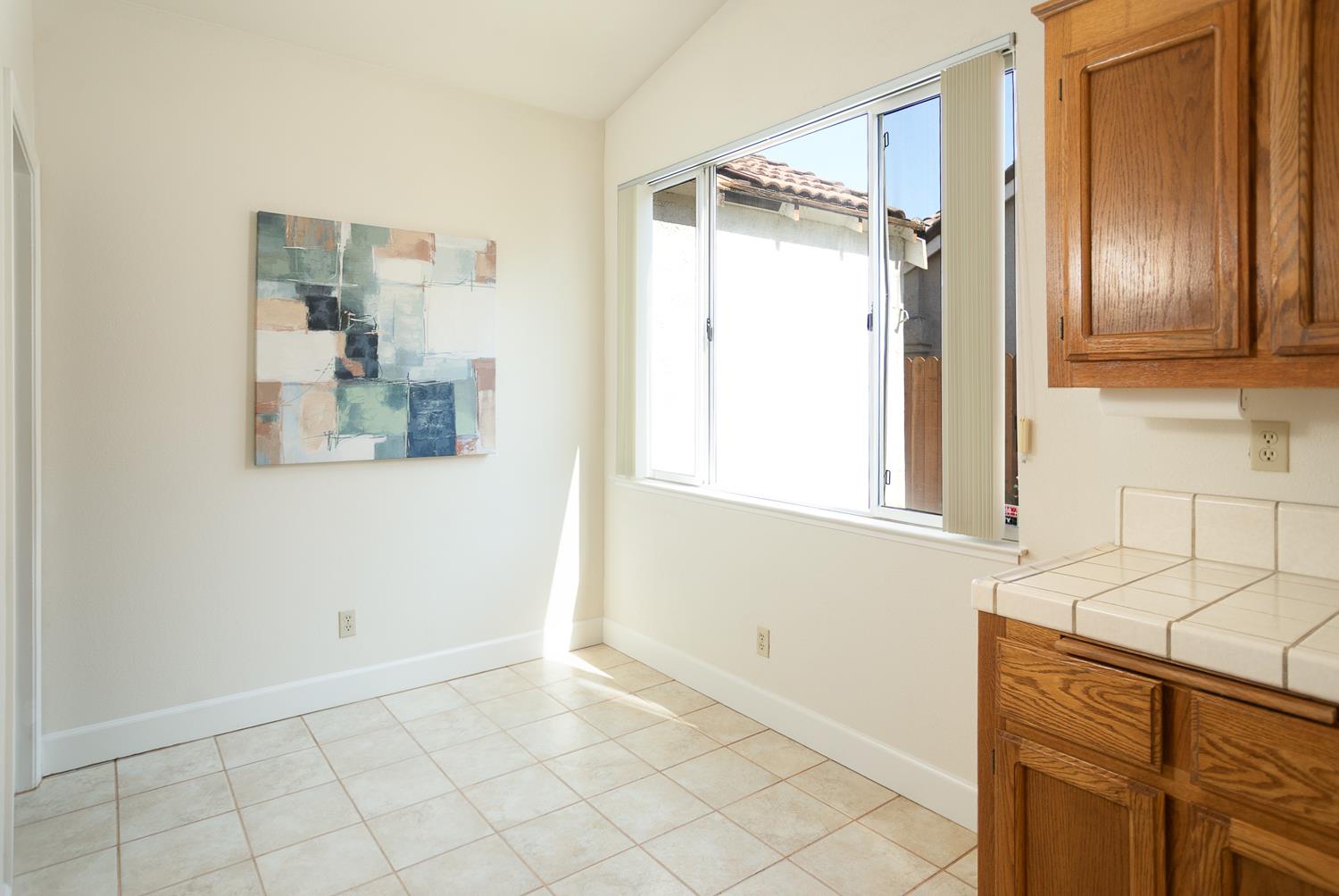 Detail Gallery Image 14 of 35 For 1738 Meadowlark Way, Yuba City,  CA 95993 - 4 Beds | 2 Baths