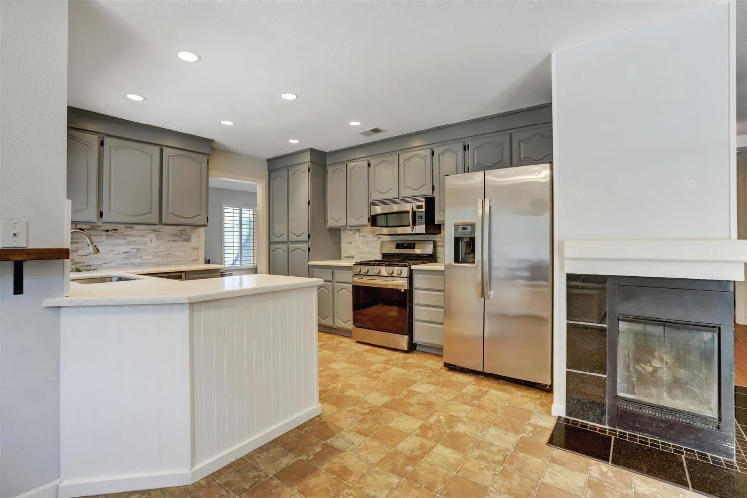 Detail Gallery Image 25 of 85 For 5809 Laguna Quail Way, Elk Grove,  CA 95758 - 4 Beds | 3 Baths