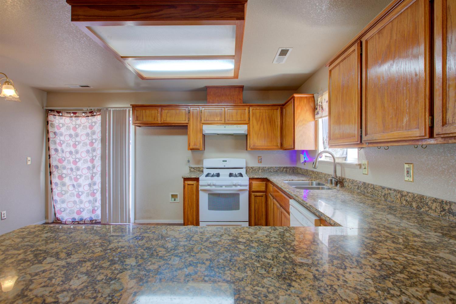 Detail Gallery Image 15 of 43 For 140 Watertown Dr, Merced,  CA 95341 - 3 Beds | 2 Baths