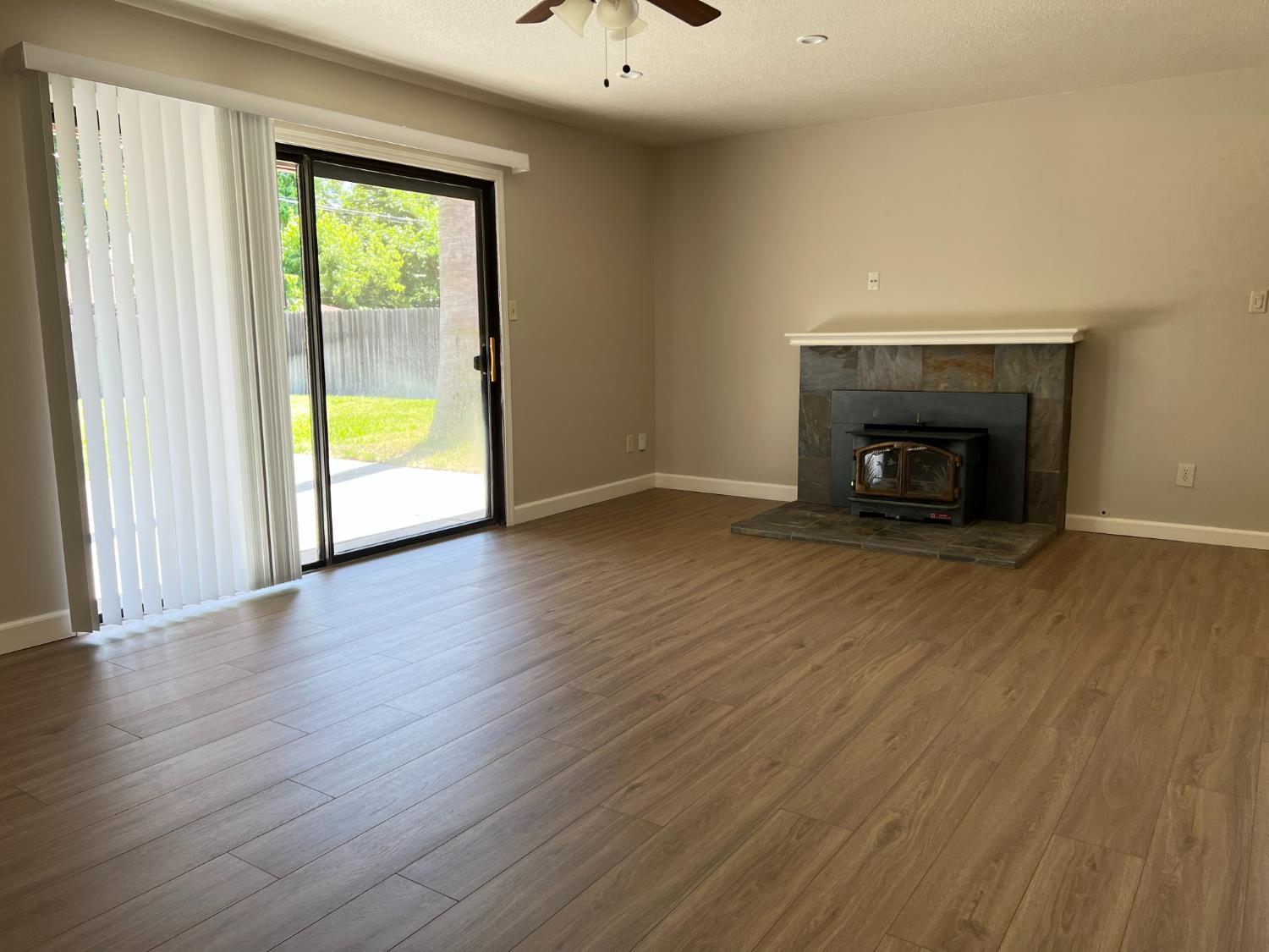 Detail Gallery Image 4 of 15 For 5730 Pearson Ave, Loomis,  CA 95650 - 3 Beds | 2 Baths