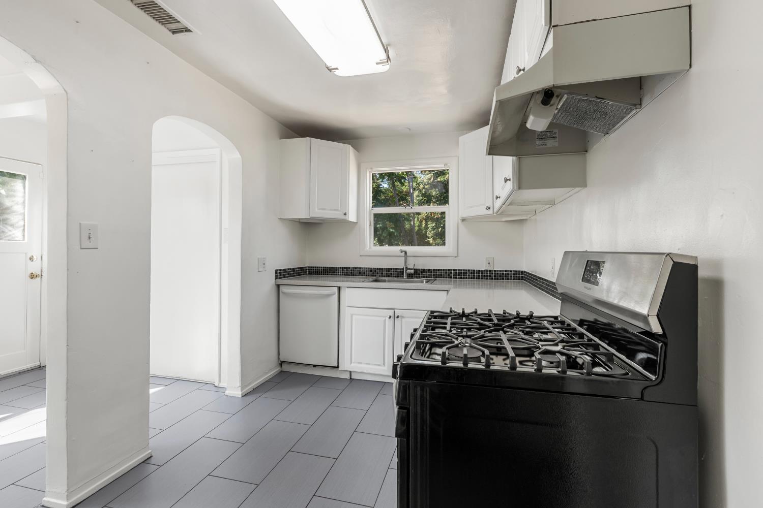 Detail Gallery Image 16 of 27 For 909 3rd St, Modesto,  CA 95351 - 2 Beds | 1 Baths