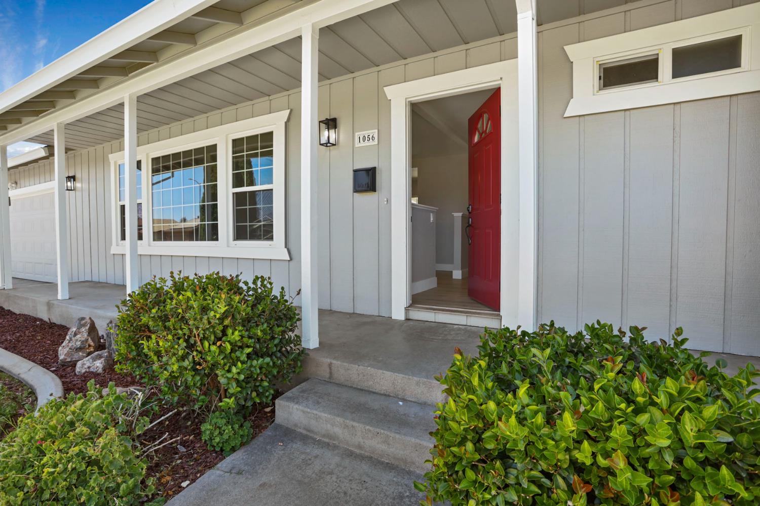 Detail Gallery Image 8 of 51 For 1056 Maria Dr, Oakdale,  CA 95361 - 3 Beds | 2 Baths