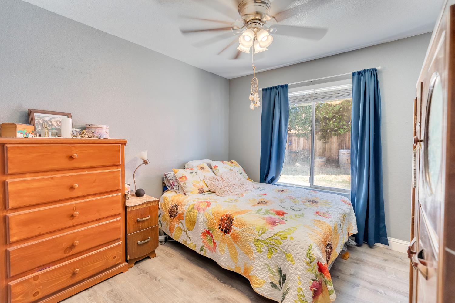 Detail Gallery Image 9 of 16 For 2062 Hastings Dr, Los Banos,  CA 93635 - 3 Beds | 2 Baths