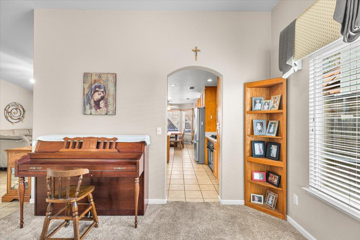Detail Gallery Image 9 of 34 For 2812 Wind River Ct, Modesto,  CA 95356 - 4 Beds | 2 Baths