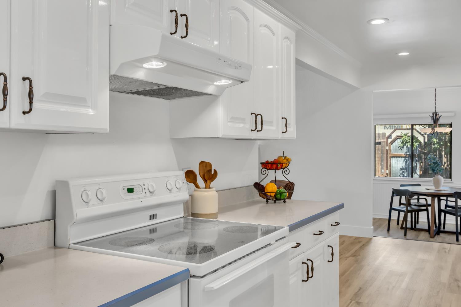 Detail Gallery Image 20 of 60 For 5019 Bowman Oaks, Carmichael,  CA 95608 - 3 Beds | 2 Baths