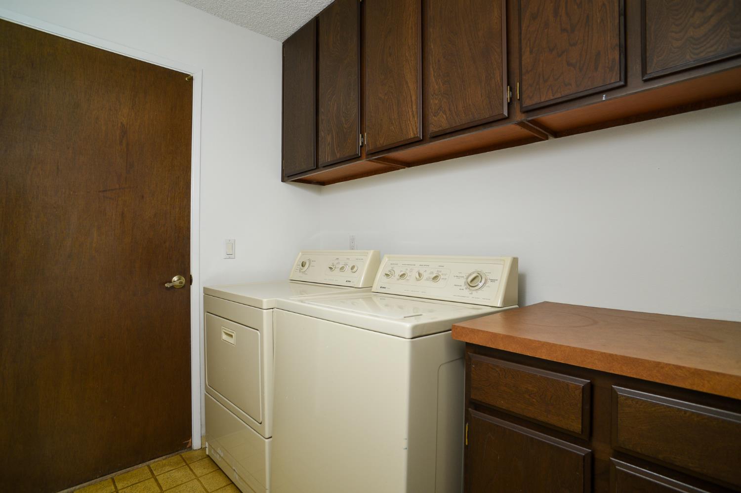 Detail Gallery Image 25 of 40 For 401 Dunbarton Cir, Sacramento,  CA 95825 - 3 Beds | 2 Baths