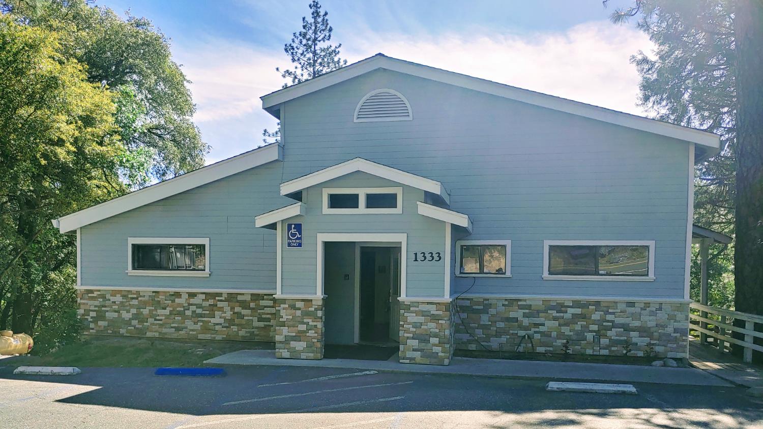 Detail Gallery Image 8 of 58 For 1333 174 Hwy, Colfax,  CA 95713 - 9 Beds | 2/1 Baths