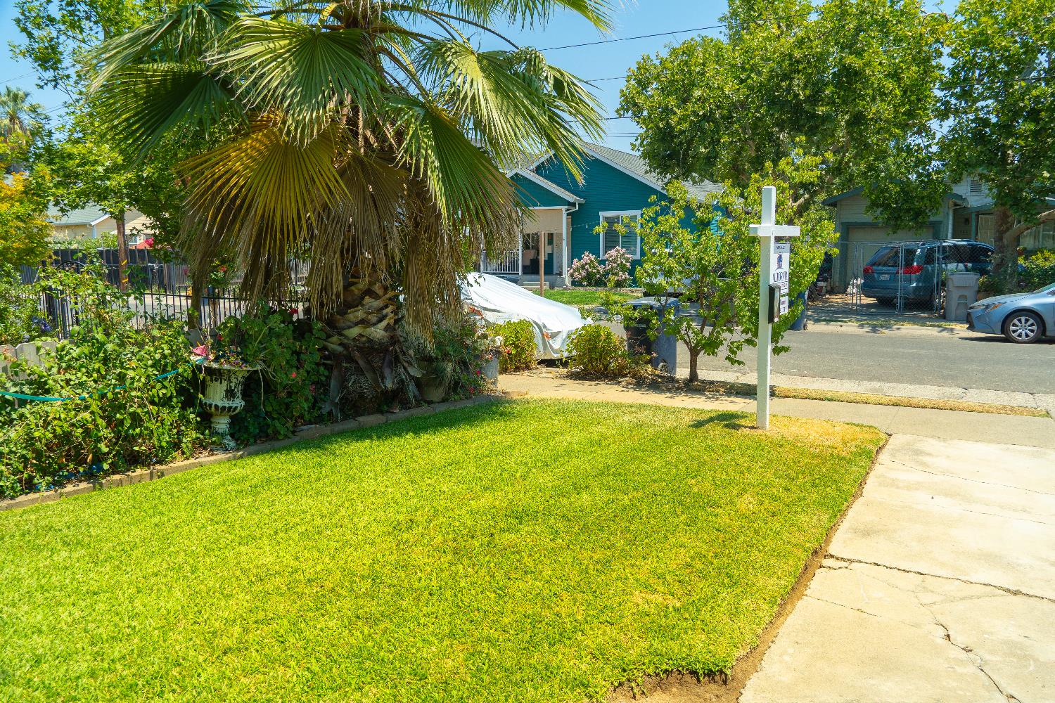 Detail Gallery Image 4 of 52 For 3340 43rd St, Sacramento,  CA 95817 - 3 Beds | 1 Baths