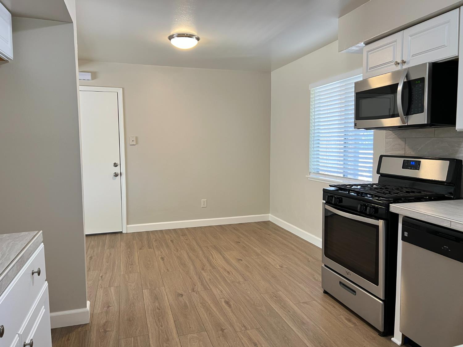 Detail Gallery Image 8 of 15 For 5730 Pearson Ave, Loomis,  CA 95650 - 3 Beds | 2 Baths