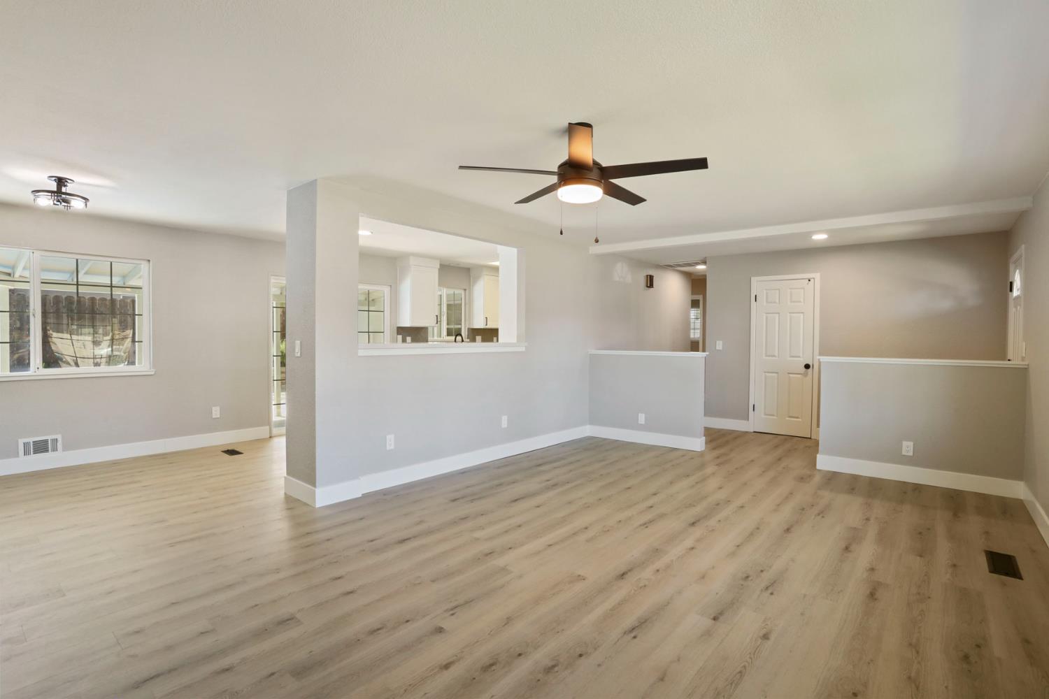 Detail Gallery Image 12 of 51 For 1056 Maria Dr, Oakdale,  CA 95361 - 3 Beds | 2 Baths