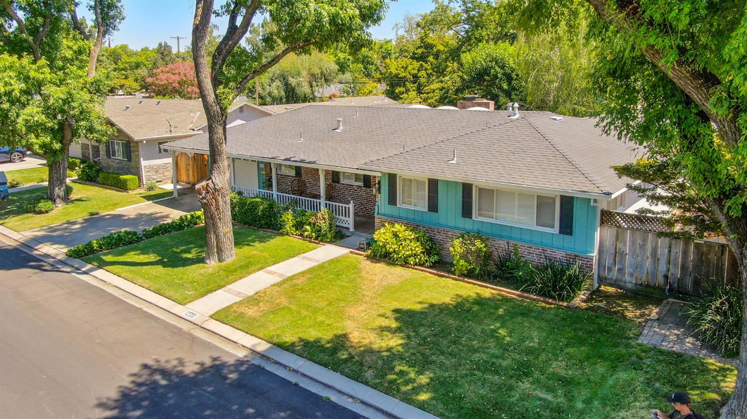 Detail Gallery Image 2 of 60 For 1220 Fordham Ave, Modesto,  CA 95350 - 4 Beds | 3 Baths