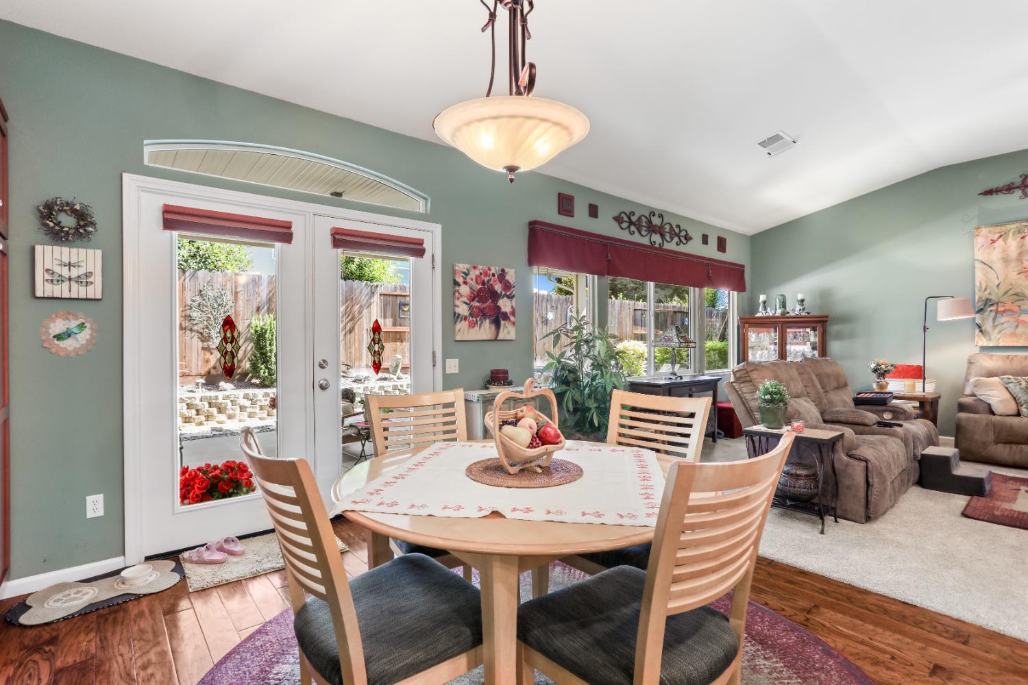Detail Gallery Image 15 of 38 For 2545 Rose Hill Ln, Riverbank,  CA 95367 - 4 Beds | 2/1 Baths