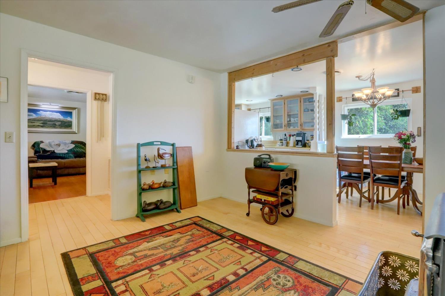 Detail Gallery Image 5 of 53 For 19119 John Born Rd, Penn Valley,  CA 95946 - 3 Beds | 2 Baths