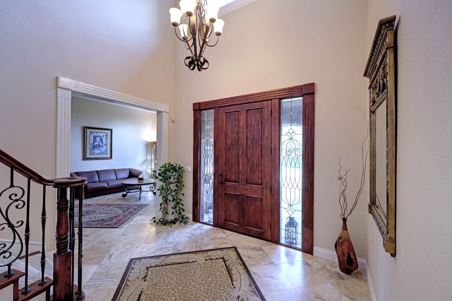 Detail Gallery Image 6 of 57 For 9065 Approach Ct, Fair Oaks,  CA 95628 - 4 Beds | 3 Baths