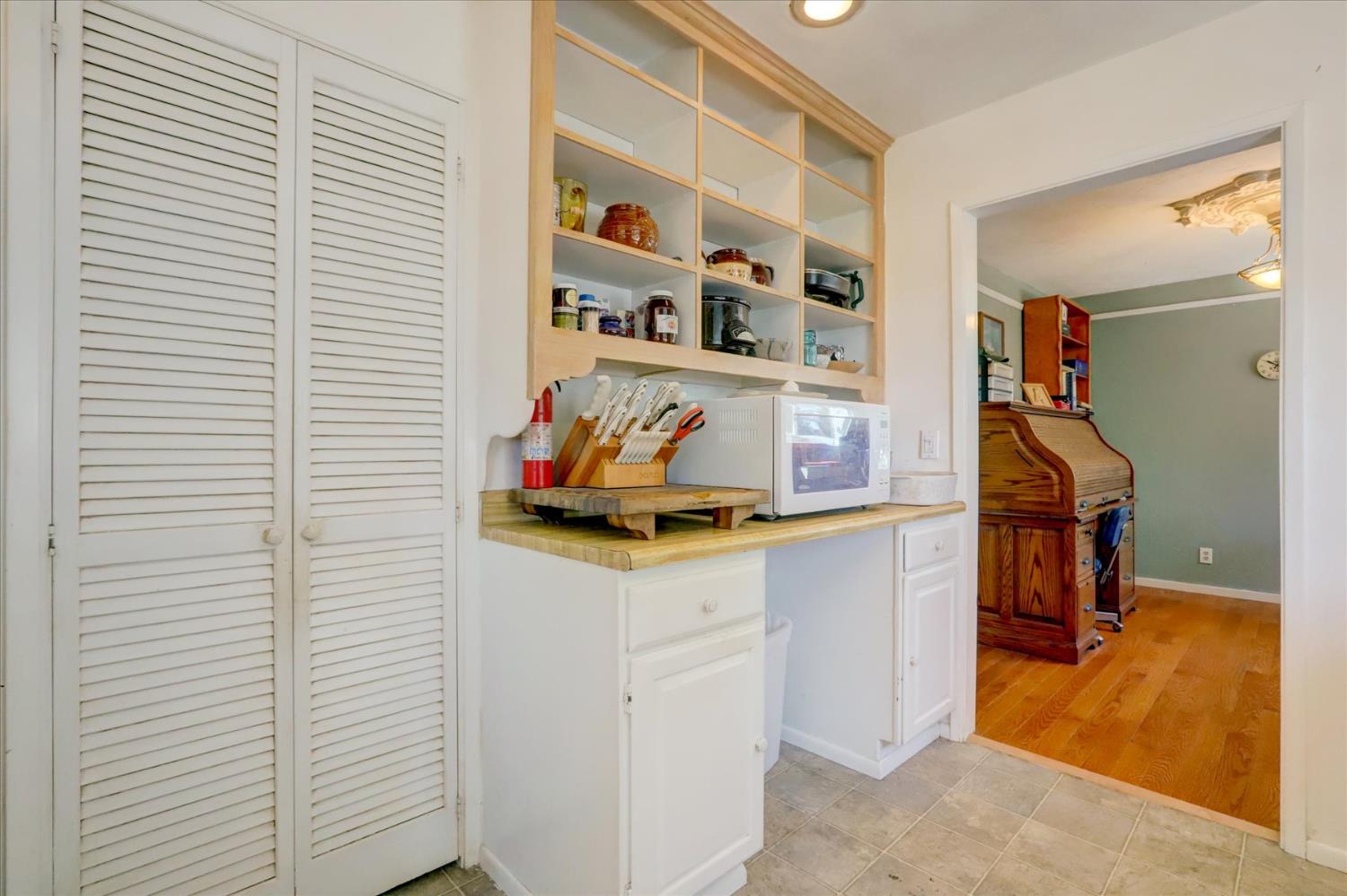 Detail Gallery Image 12 of 53 For 19119 John Born Rd, Penn Valley,  CA 95946 - 3 Beds | 2 Baths