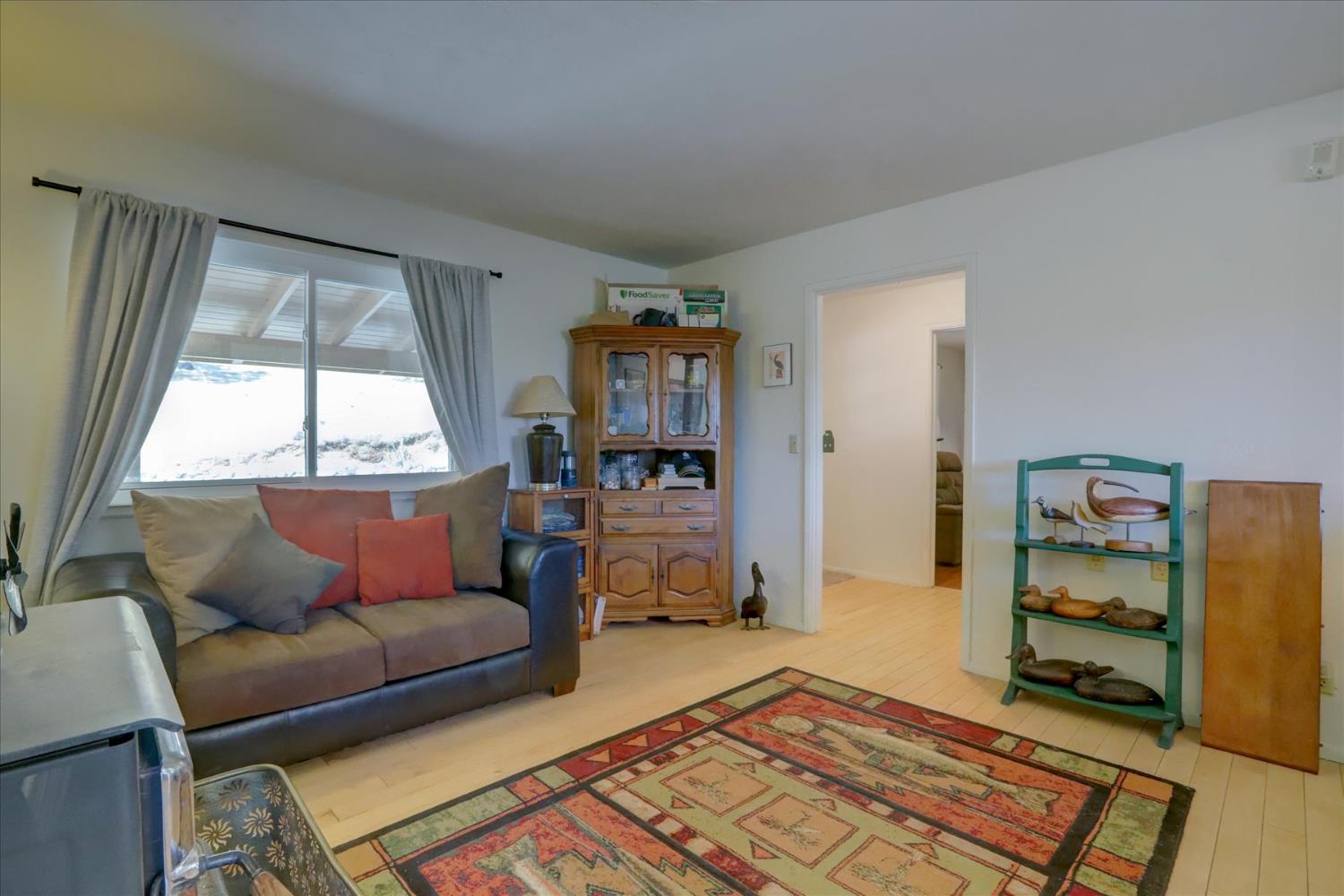Detail Gallery Image 7 of 53 For 19119 John Born Rd, Penn Valley,  CA 95946 - 3 Beds | 2 Baths