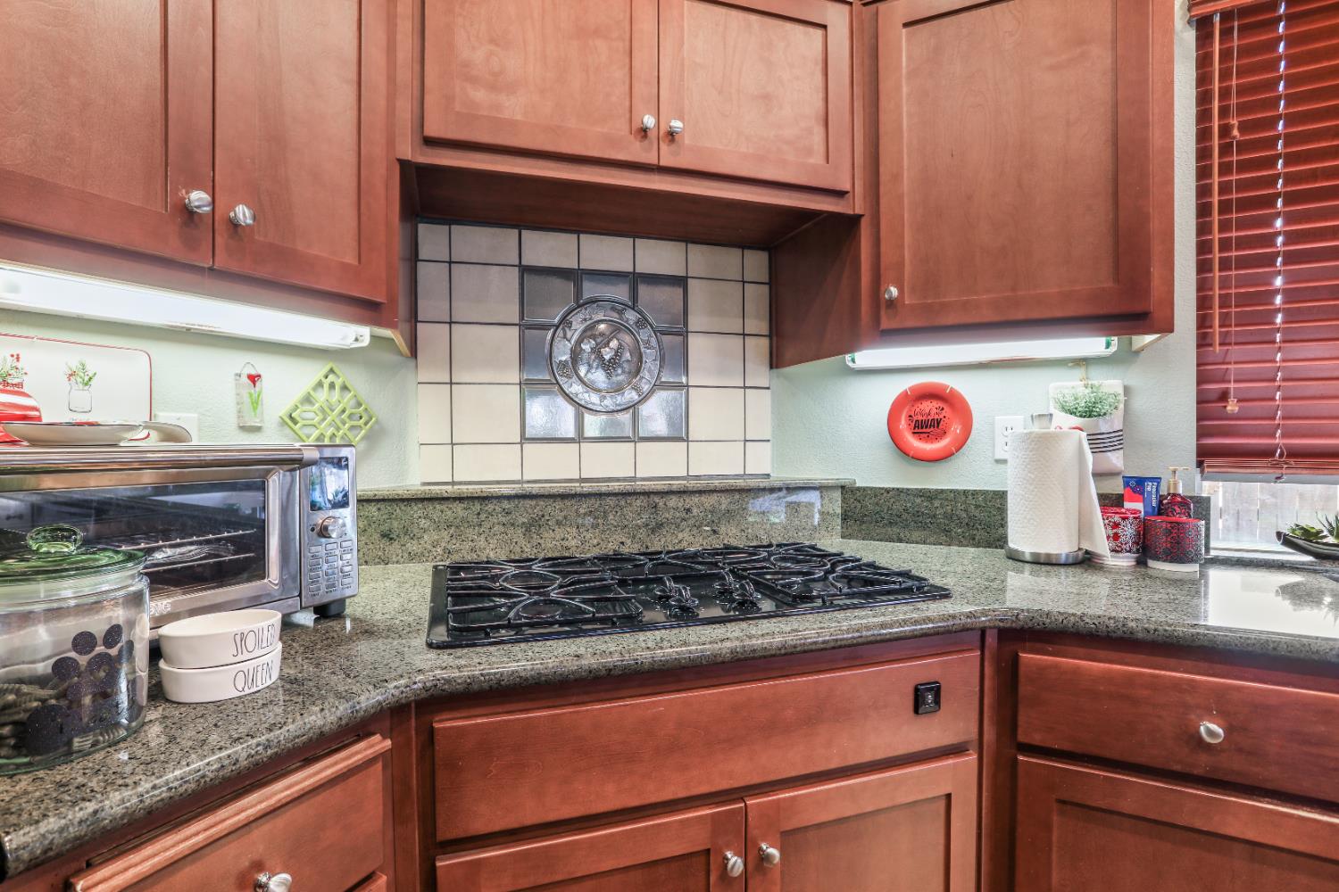 Detail Gallery Image 13 of 38 For 2545 Rose Hill Ln, Riverbank,  CA 95367 - 4 Beds | 2/1 Baths