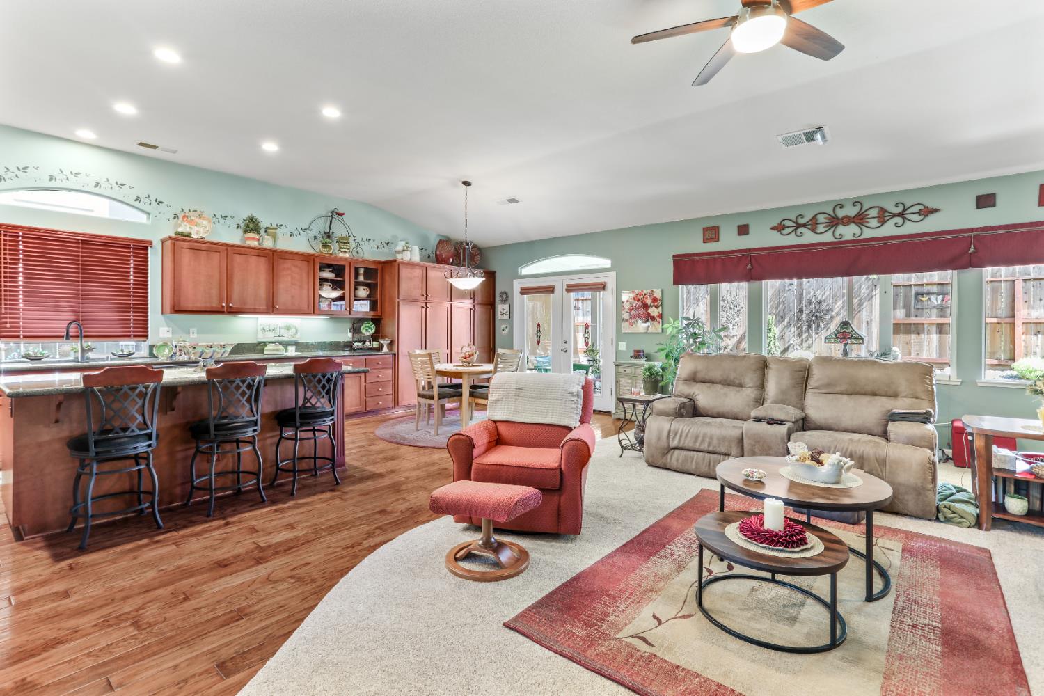 Detail Gallery Image 18 of 38 For 2545 Rose Hill Ln, Riverbank,  CA 95367 - 4 Beds | 2/1 Baths