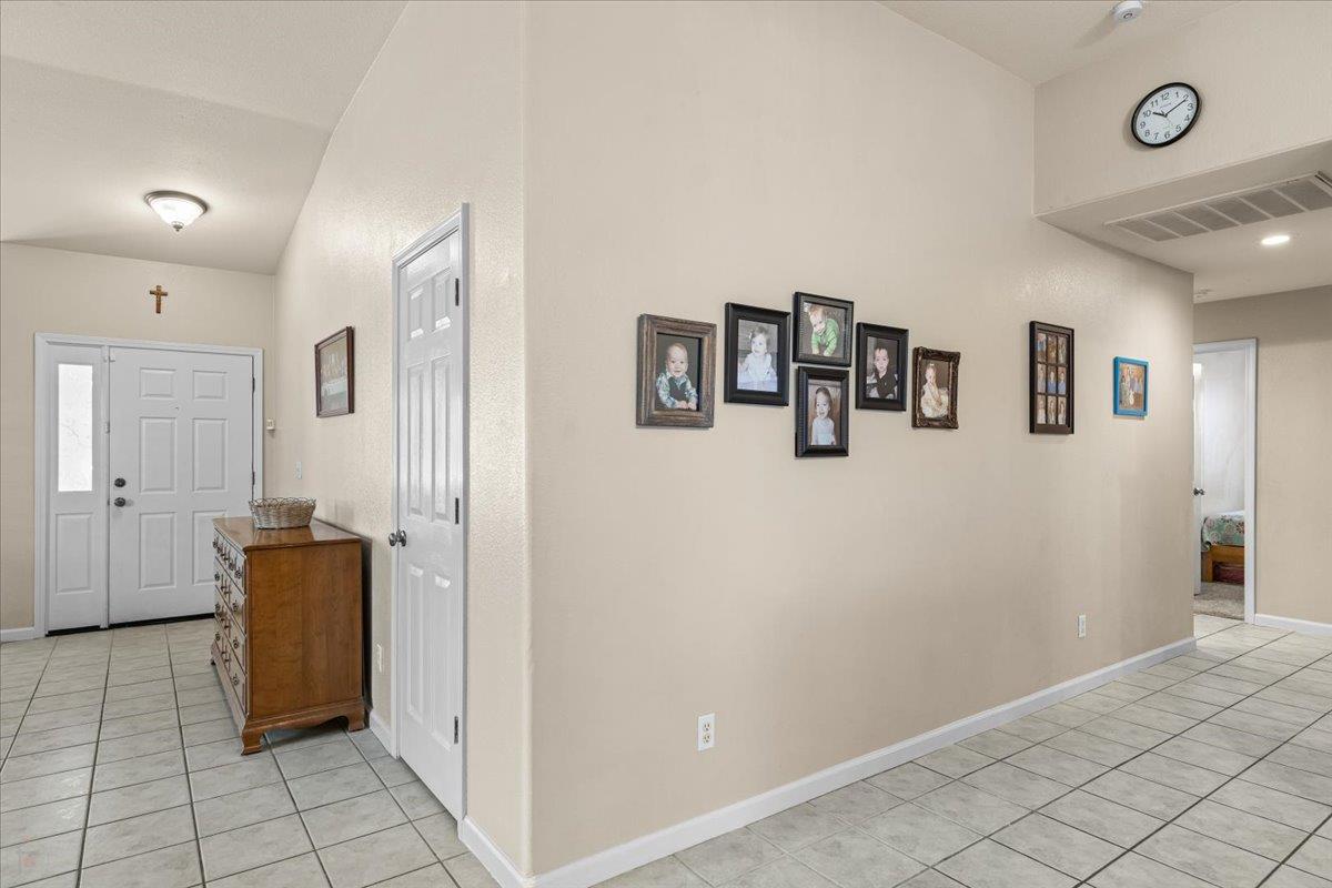 Detail Gallery Image 21 of 34 For 2812 Wind River Ct, Modesto,  CA 95356 - 4 Beds | 2 Baths