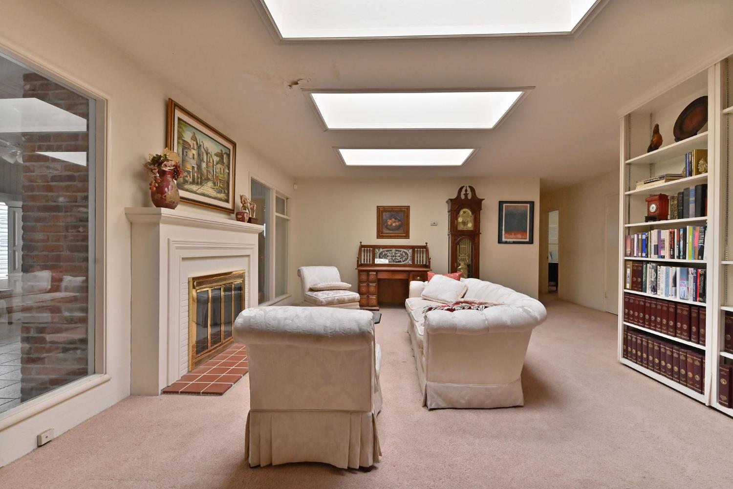 Detail Gallery Image 8 of 60 For 1220 Fordham Ave, Modesto,  CA 95350 - 4 Beds | 3 Baths