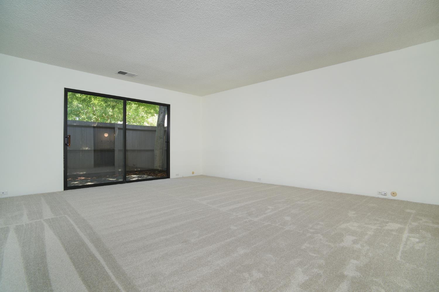 Detail Gallery Image 17 of 40 For 401 Dunbarton Cir, Sacramento,  CA 95825 - 3 Beds | 2 Baths