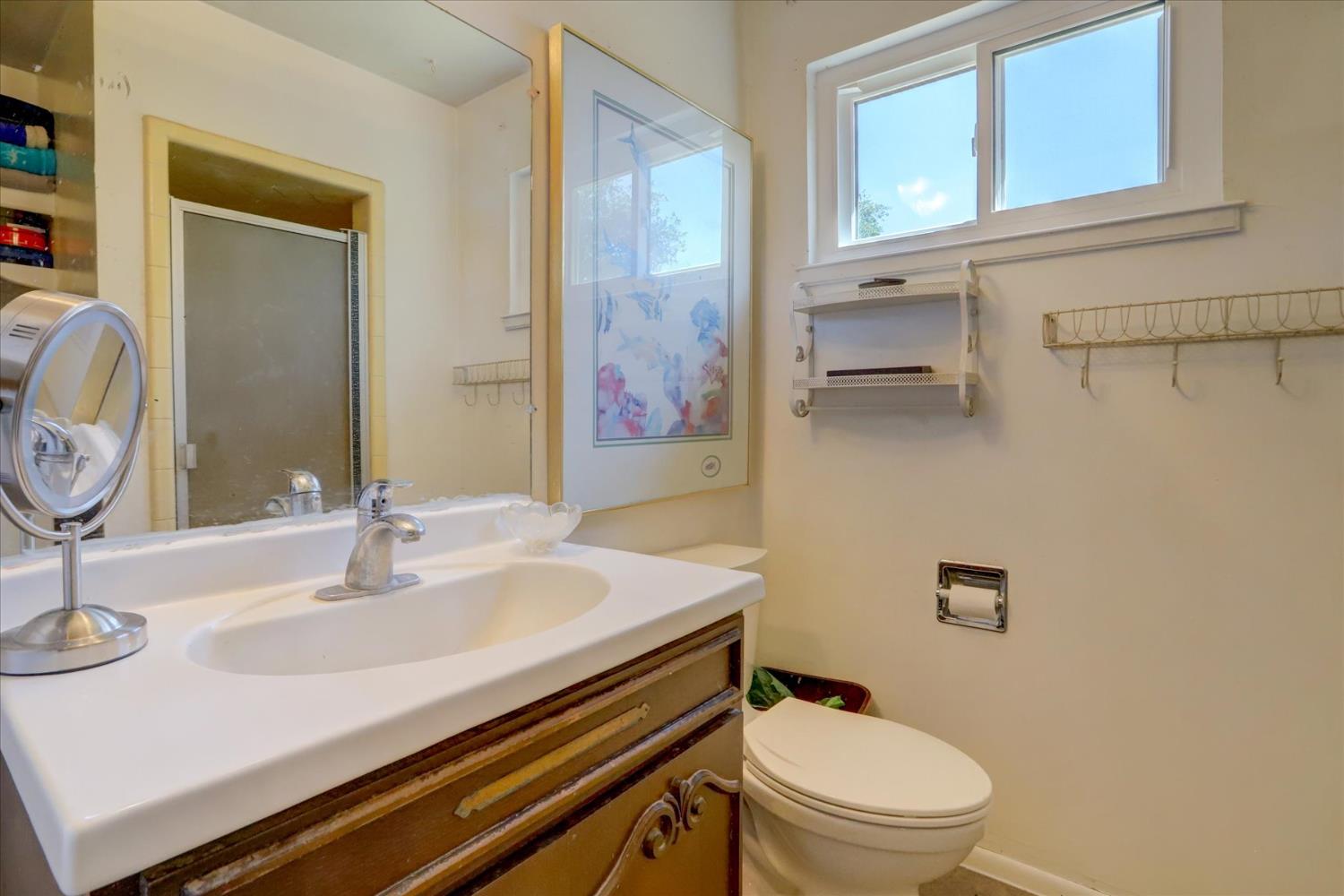 Detail Gallery Image 22 of 53 For 19119 John Born Rd, Penn Valley,  CA 95946 - 3 Beds | 2 Baths