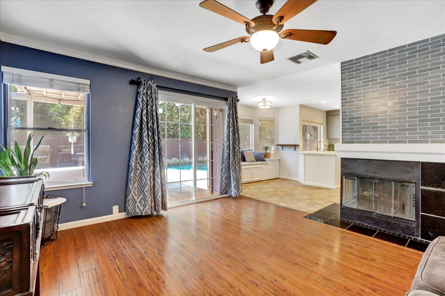 Detail Gallery Image 29 of 85 For 5809 Laguna Quail Way, Elk Grove,  CA 95758 - 4 Beds | 3 Baths