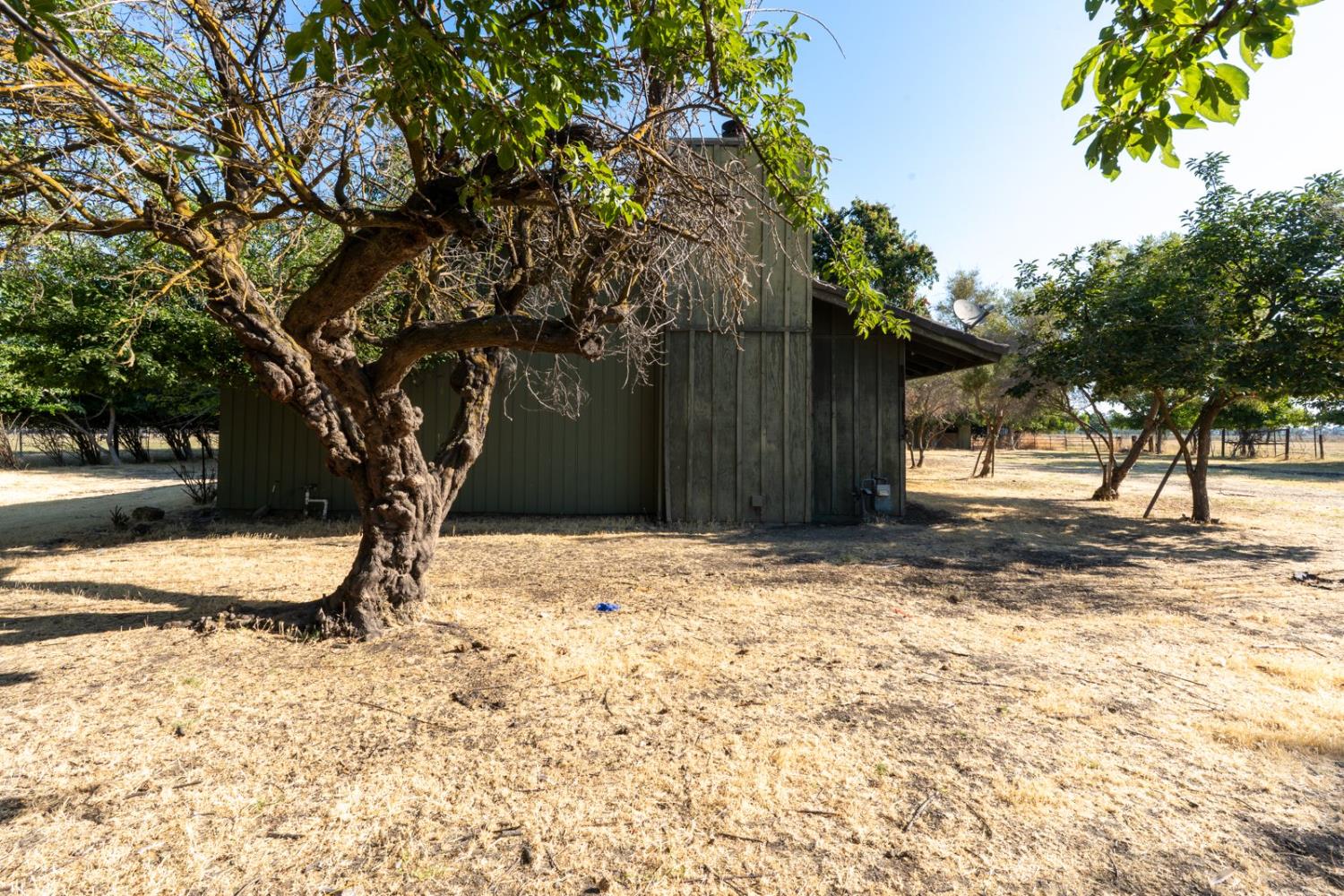 Detail Gallery Image 4 of 65 For 45660 Shain Ave, Dos Palos,  CA 93620 - 2 Beds | 2 Baths