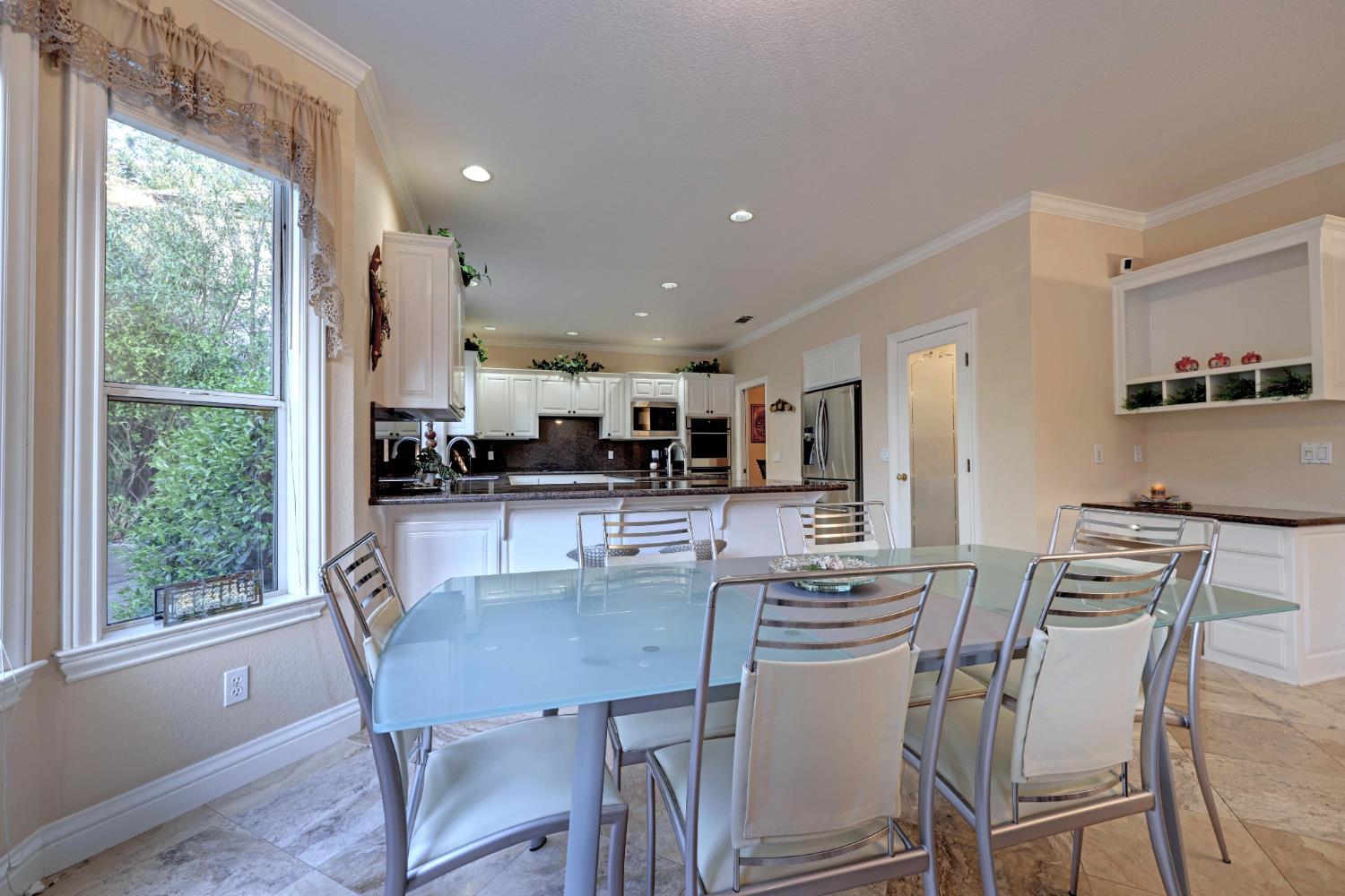 Detail Gallery Image 19 of 57 For 9065 Approach Ct, Fair Oaks,  CA 95628 - 4 Beds | 3 Baths