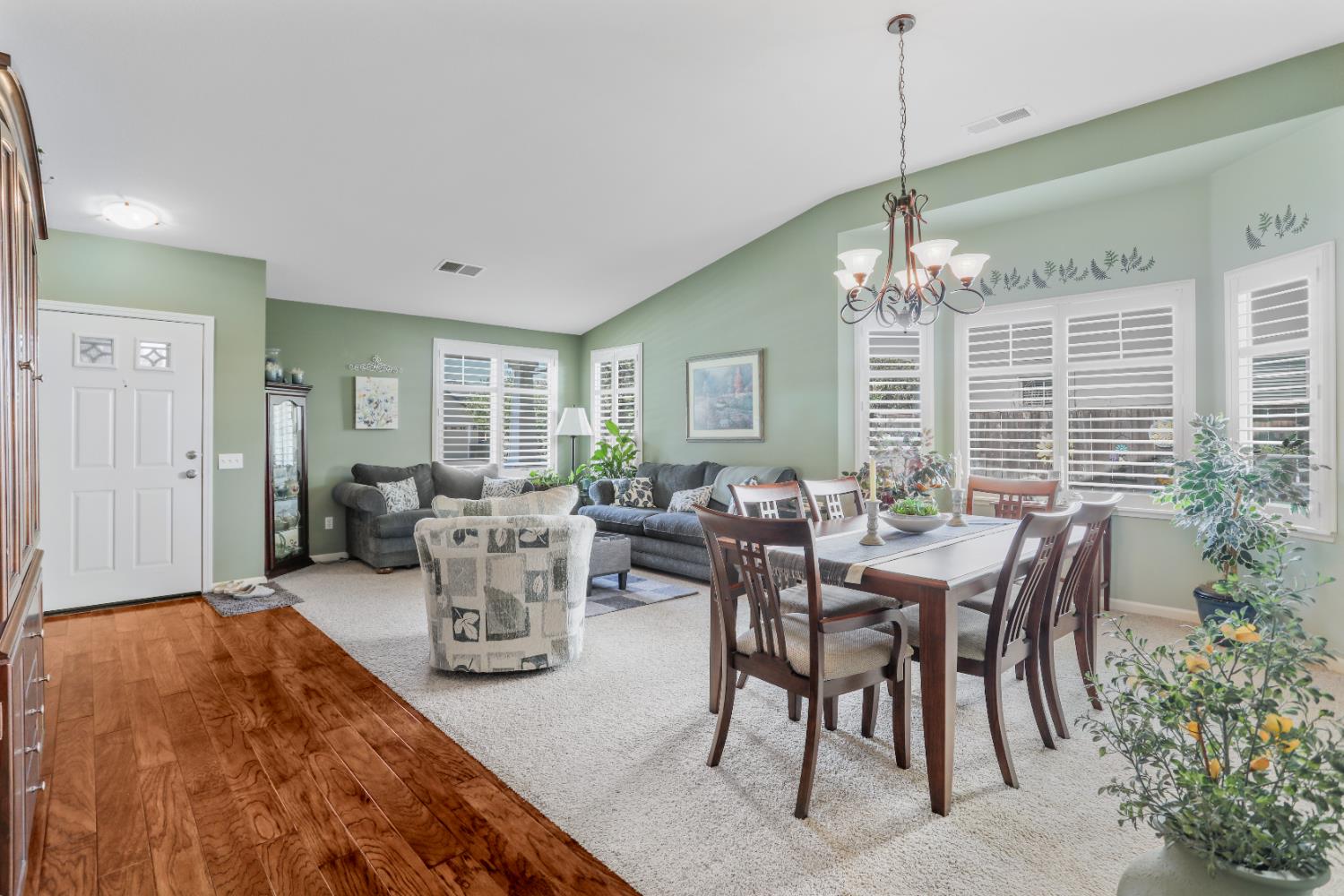 Detail Gallery Image 10 of 38 For 2545 Rose Hill Ln, Riverbank,  CA 95367 - 4 Beds | 2/1 Baths