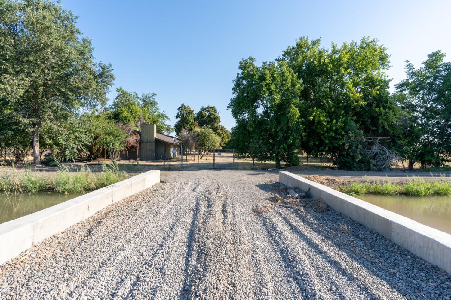 Detail Gallery Image 5 of 65 For 45660 Shain Ave, Dos Palos,  CA 93620 - 2 Beds | 2 Baths