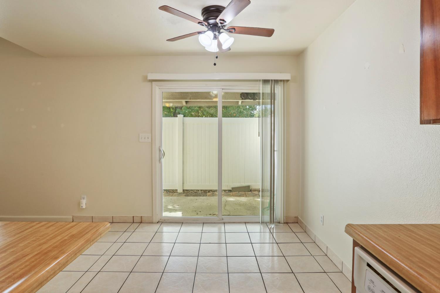 Detail Gallery Image 16 of 31 For 201 Woodrow Ave #20,  Modesto,  CA 95350 - 2 Beds | 1 Baths