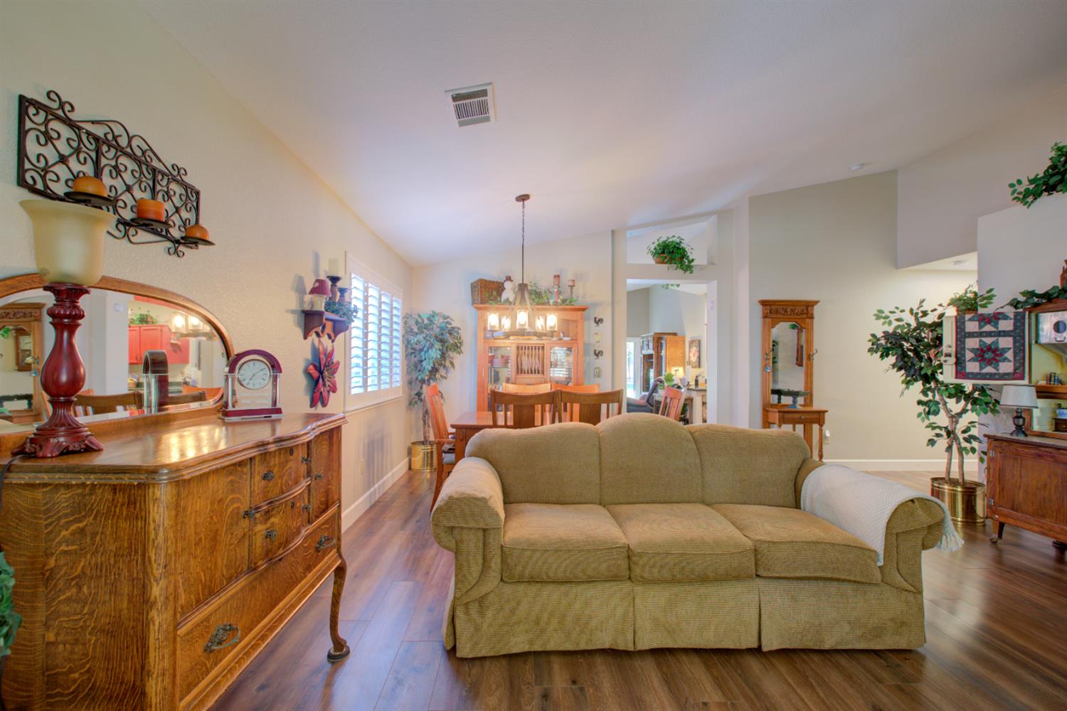 Detail Gallery Image 9 of 57 For 1320 Fairway Dr, Atwater,  CA 95301 - 3 Beds | 2 Baths